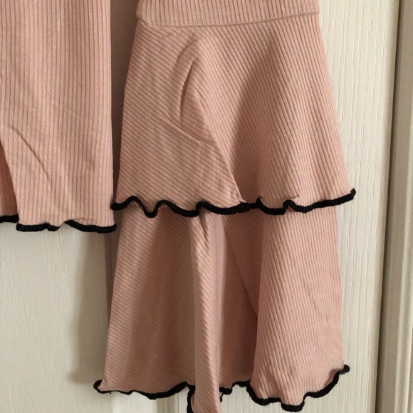 Blush pink top with flared arms - Picture 2 of 3
